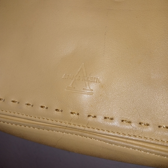 Vintage Anne Klein Retro Pale Yellow Leather Satchel Crossbody/Shoulder bag - Picture 2 of 10